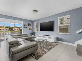 7521 NW 113th Path, Doral FL 33178