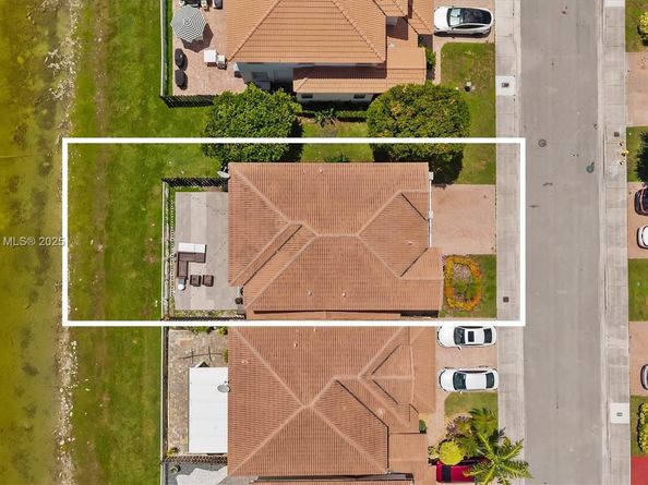 7521 NW 113th Path, Doral FL 33178