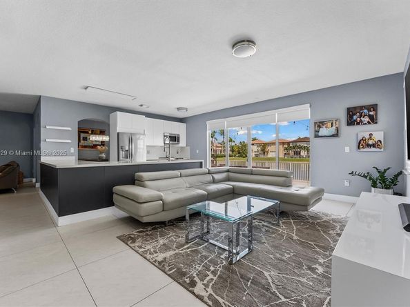 7521 NW 113th Path, Doral FL 33178