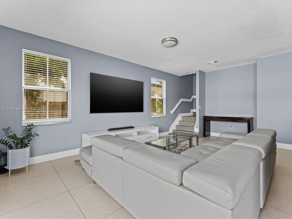 7521 NW 113th Path, Doral FL 33178