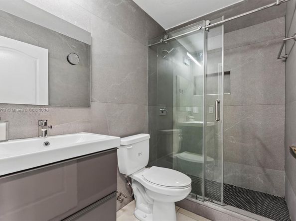7521 NW 113th Path, Doral FL 33178