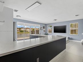 7521 NW 113th Path, Doral FL 33178