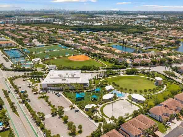 7521 NW 113th Path, Doral FL 33178