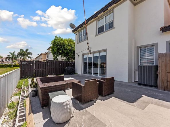 7521 NW 113th Path, Doral FL 33178