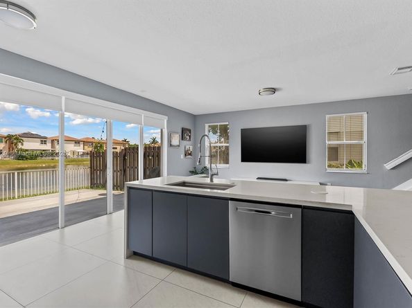 7521 NW 113th Path, Doral FL 33178