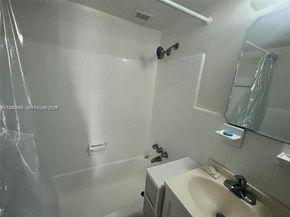6484 Indian Creek Dr 214, Miami Beach FL 33141