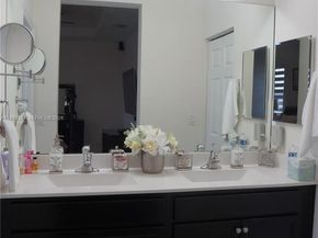 10306 W 33rd Ln, Hialeah FL 33018