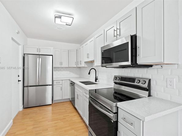 1880 S Treasure Dr 3D, North Bay Village FL 33141