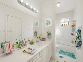 1166 NW 100th Ave, Pembroke Pines FL 33024