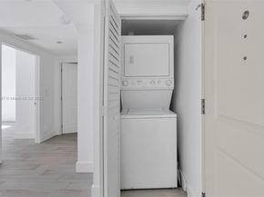 111 E Flagler St 902, Miami FL 33131