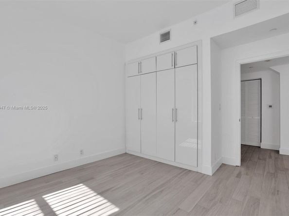 111 E Flagler St 902, Miami FL 33131