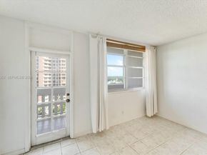 90 Edgewater Drive 1120, Coral Gables FL 33133