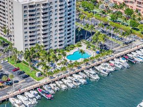 90 Edgewater Drive 1120, Coral Gables FL 33133