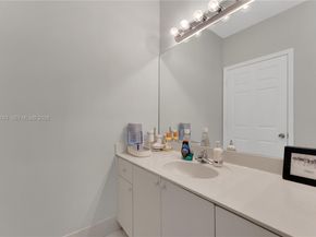 1174 NE 32nd Ave, Homestead FL 33033