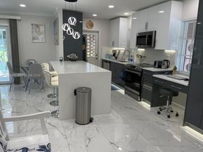 9065 Thunderbird Dr, Coral Springs FL 33065