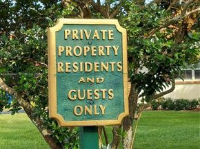 9065 Thunderbird Dr, Coral Springs FL 33065