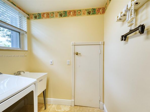 6153 NW 120th Ter, Coral Springs FL 33076