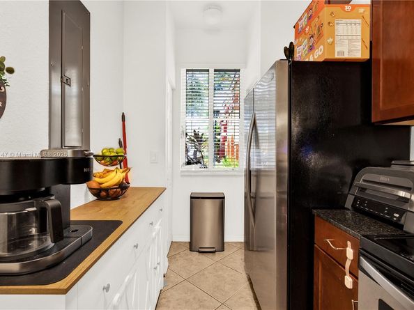 8902 SW 19th St, Miramar FL 33025