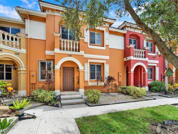 8902 SW 19th St, Miramar FL 33025