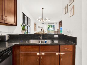 8902 SW 19th St, Miramar FL 33025