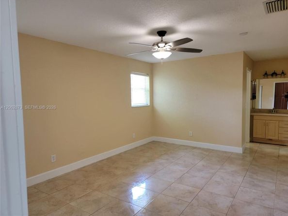 7927 NW 50th St, Lauderhill FL 33351