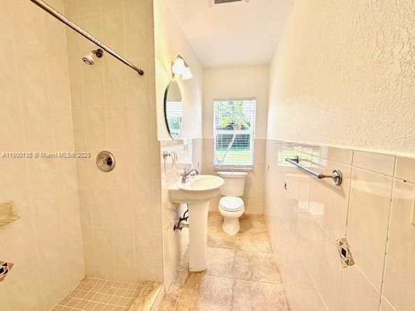 524 NW 14th St, Homestead FL 33030