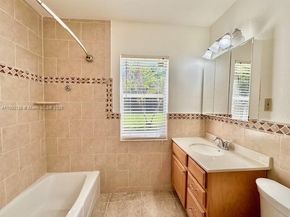 524 NW 14th St, Homestead FL 33030