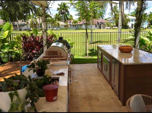 2493 Poinciana Dr, Weston FL 33327