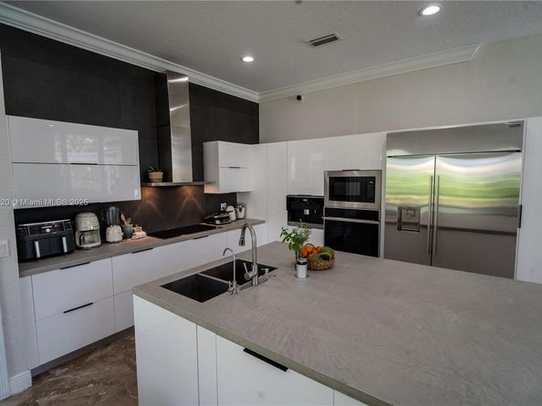 2493 Poinciana Dr, Weston FL 33327