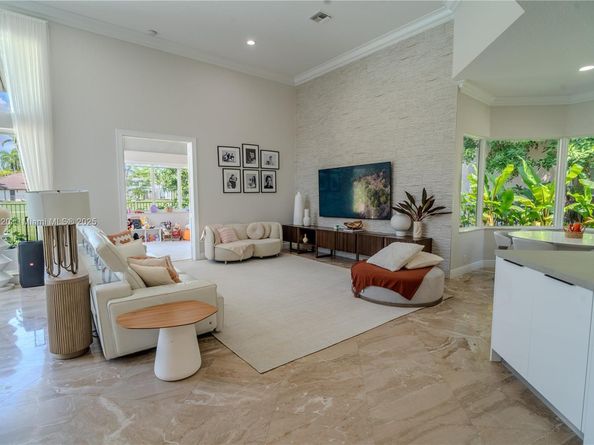 2493 Poinciana Dr, Weston FL 33327