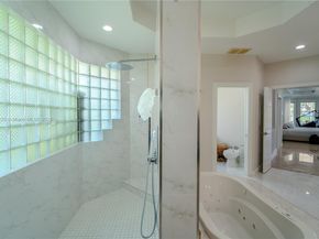 2493 Poinciana Dr, Weston FL 33327