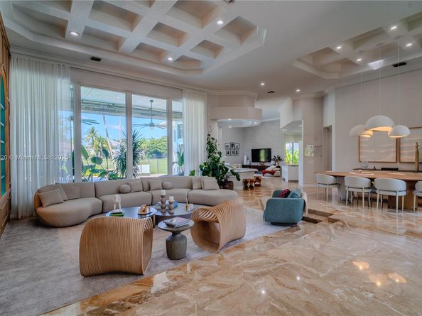 2493 Poinciana Dr, Weston FL 33327