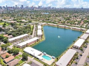 920 SW 11th Ave 9D, Hallandale Beach FL 33009