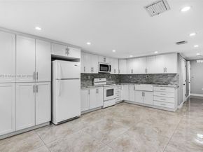 810 E 9th Pl, Hialeah FL 33010