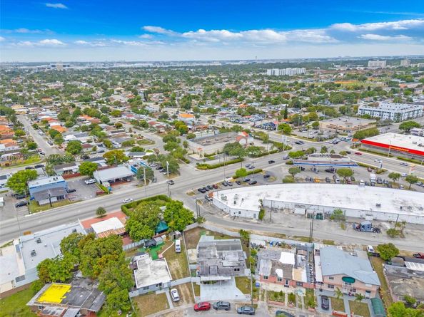 810 E 9th Pl, Hialeah FL 33010