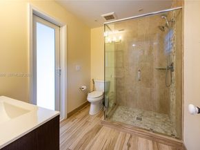 16751 Waters Edge Dr, Weston FL 33326