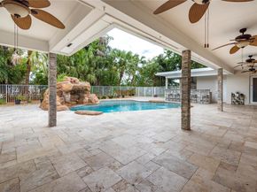 16751 Waters Edge Dr, Weston FL 33326