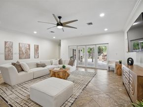 16751 Waters Edge Dr, Weston FL 33326