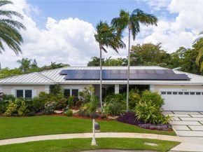 16751 Waters Edge Dr, Weston FL 33326