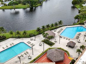 16751 Waters Edge Dr, Weston FL 33326