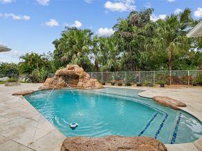 16751 Waters Edge Dr, Weston FL 33326