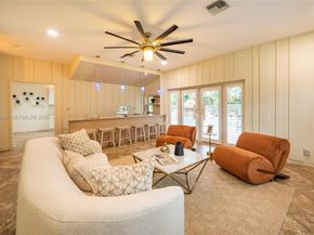 16751 Waters Edge Dr, Weston FL 33326