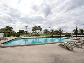 16751 Waters Edge Dr, Weston FL 33326