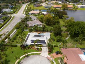 16751 Waters Edge Dr, Weston FL 33326