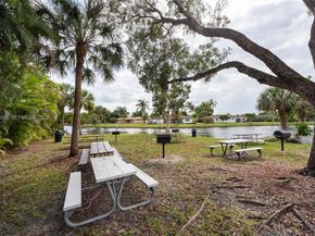 16751 Waters Edge Dr, Weston FL 33326