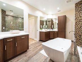 16751 Waters Edge Dr, Weston FL 33326