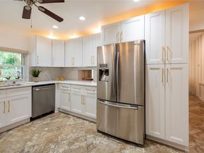 16751 Waters Edge Dr, Weston FL 33326