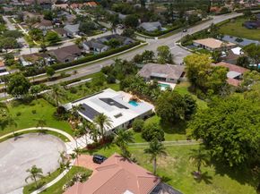 16751 Waters Edge Dr, Weston FL 33326