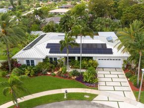 16751 Waters Edge Dr, Weston FL 33326