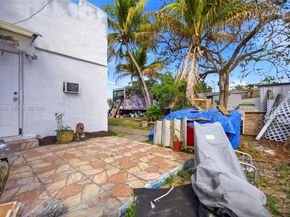 224 SW 14th St, Dania Beach FL 33004